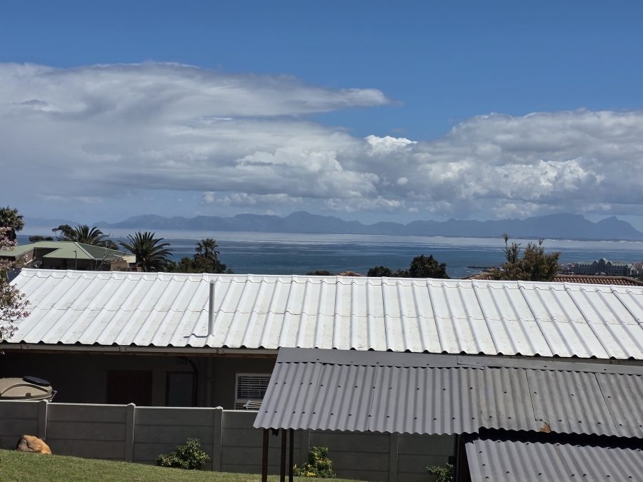 3 Bedroom Property for Sale in Mountainside Western Cape